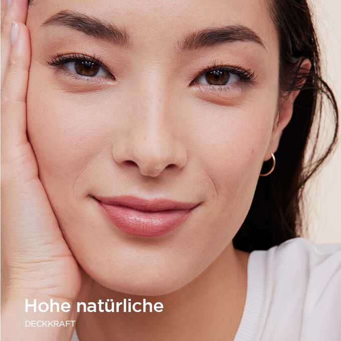 Clarins Skin Illusion Full Coverage Foundation, bietet volle Deckkraft und ein natürliches Ergebnis.